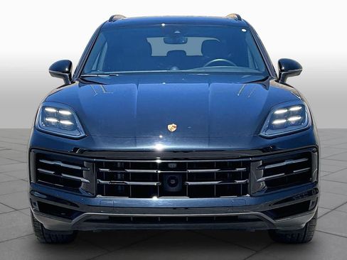 Used 2024 Porsche Cayenne AWD/4WD image 4
