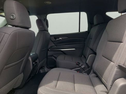 New 2026 Chevrolet Traverse LT image 8