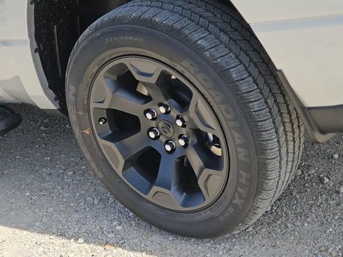 New 2026 RAM 1500 Express AWD/4WD image 6