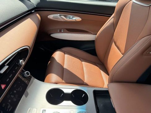 Certified 2026 Genesis GV70 2.5T Advanced AWD/4WD image 14