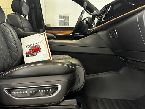 Certified 2022 Jeep Grand Wagoneer Series III AWD/4WD image 8