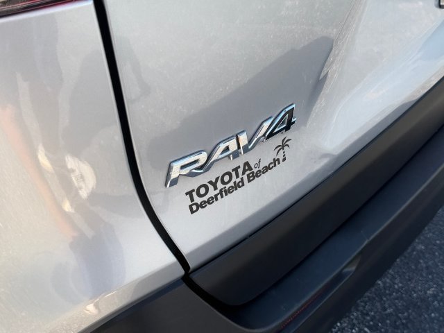 Used 2021 Toyota RAV4 LE FWD image 15