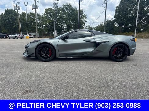 Used 2024 Chevrolet Corvette Z06 w/ Stealth Interior Trim Package RWD image 4