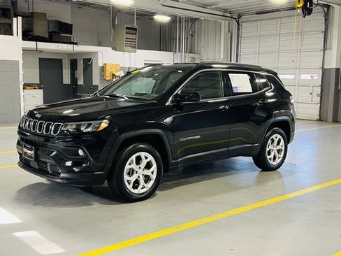 Used 2024 Jeep Compass Latitude image 13