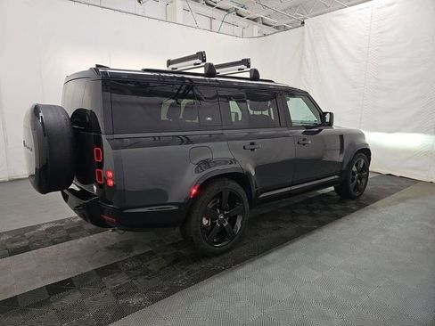 Used 2024 Land Rover Defender 130 X-Dynamic SE image 4