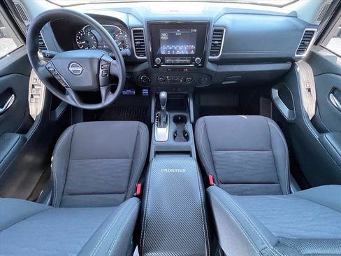 Used 2024 Nissan Frontier SV AWD/4WD image 11