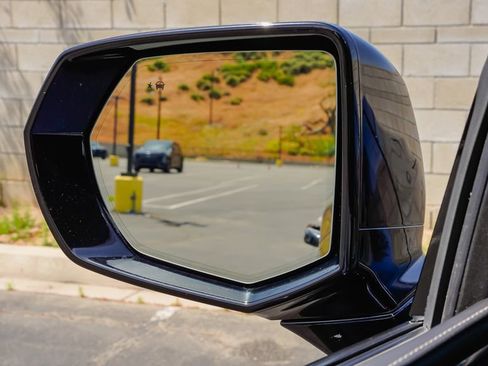 Used 2023 Cadillac Escalade Sport Platinum image 17