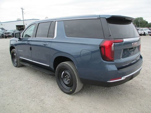 New 2026 GMC Yukon XL Elevation w/ Elevation Premium Package AWD/4WD image 6