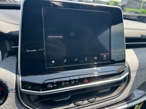 Used 2025 Jeep Compass Sport w/ Mopar Graphics Package image 19