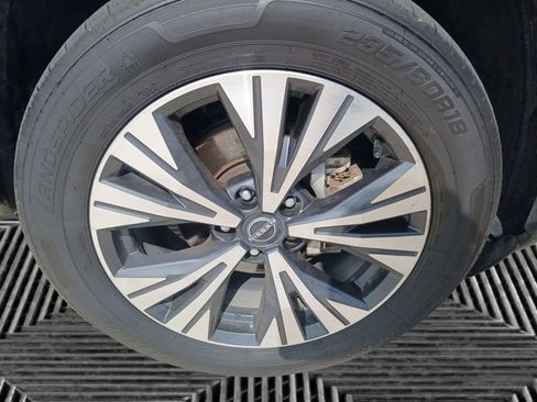 Used 2023 Nissan Rogue SV FWD image 5