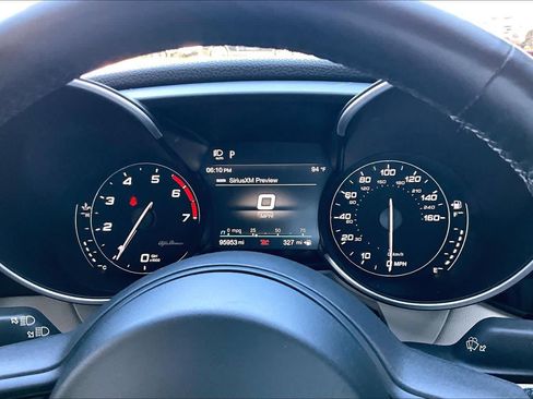 Used 2020 Alfa Romeo Giulia w/ Cold Weather Package RWD image 23