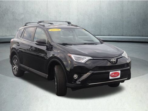 Used 2018 Toyota RAV4 XLE AWD/4WD image 8