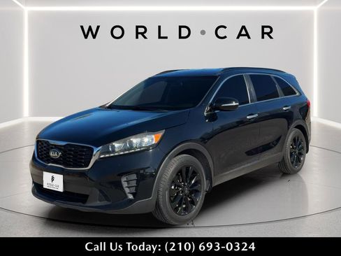 Used 2019 Kia Sorento S image 2