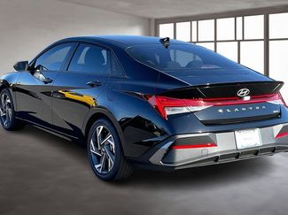 New 2025 Hyundai Elantra SEL w/ Cargo Package video 3