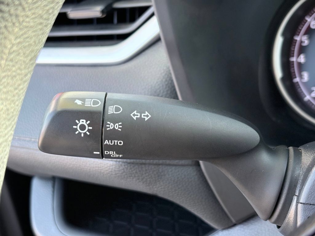 Used 2024 Toyota RAV4 XLE FWD image 15