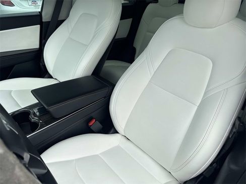 Used 2021 Tesla Model Y Performance image 16