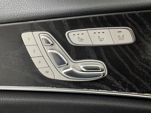 Used 2018 Mercedes-Benz E 300 4MATIC image 30