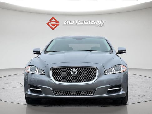Used 2013 Jaguar XJ image 11