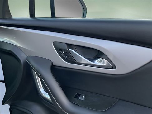 Used 2025 Chevrolet Blazer LT image 33