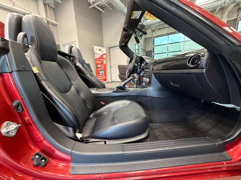 Used 2015 MAZDA MX-5 Miata Grand Touring RWD image 38