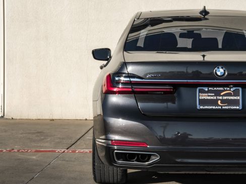 Used 2021 BMW 750i xDrive image 58