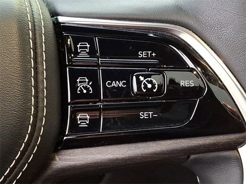 Used 2021 Jeep Grand Cherokee L Overland image 25