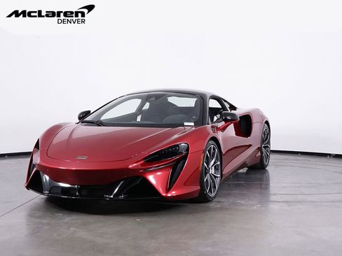 New 2026 McLaren Artura image 1