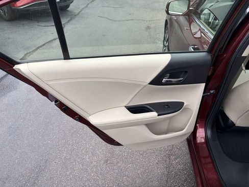 Used 2017 Honda Accord EX-L image 17