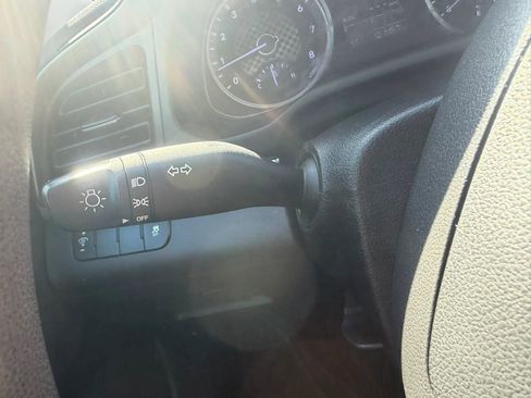 Used 2019 Hyundai Elantra SE w/ Cargo Package FWD image 16