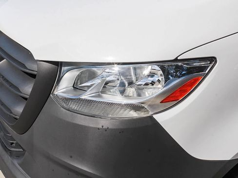 New 2024 Mercedes-Benz eSprinter 170 Cargo image 10