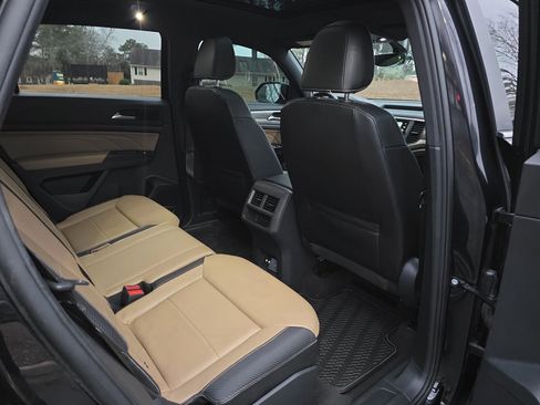 Used 2021 Volkswagen Atlas Cross Sport SE image 22