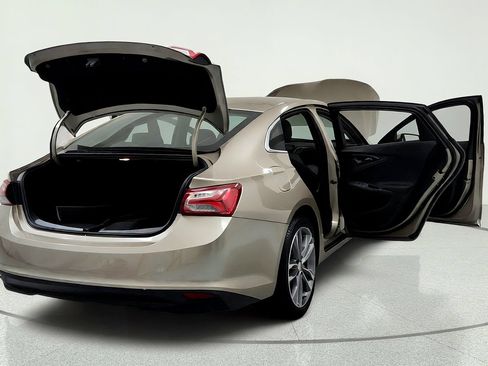 Used 2022 Chevrolet Malibu LT FWD image 12