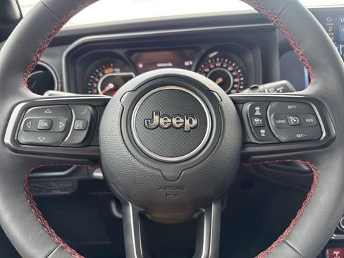 Used 2024 Jeep Wrangler Unlimited Rubicon AWD/4WD image 19