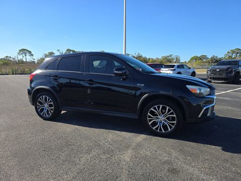 Used 2019 Mitsubishi Outlander Sport SE image 2