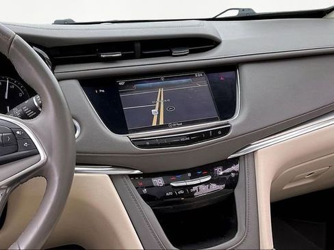Used 2017 Cadillac XT5 Premium Luxury image 9