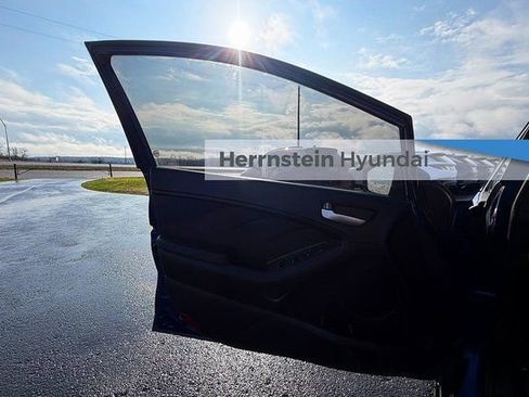 Used 2018 Kia Forte LX image 15