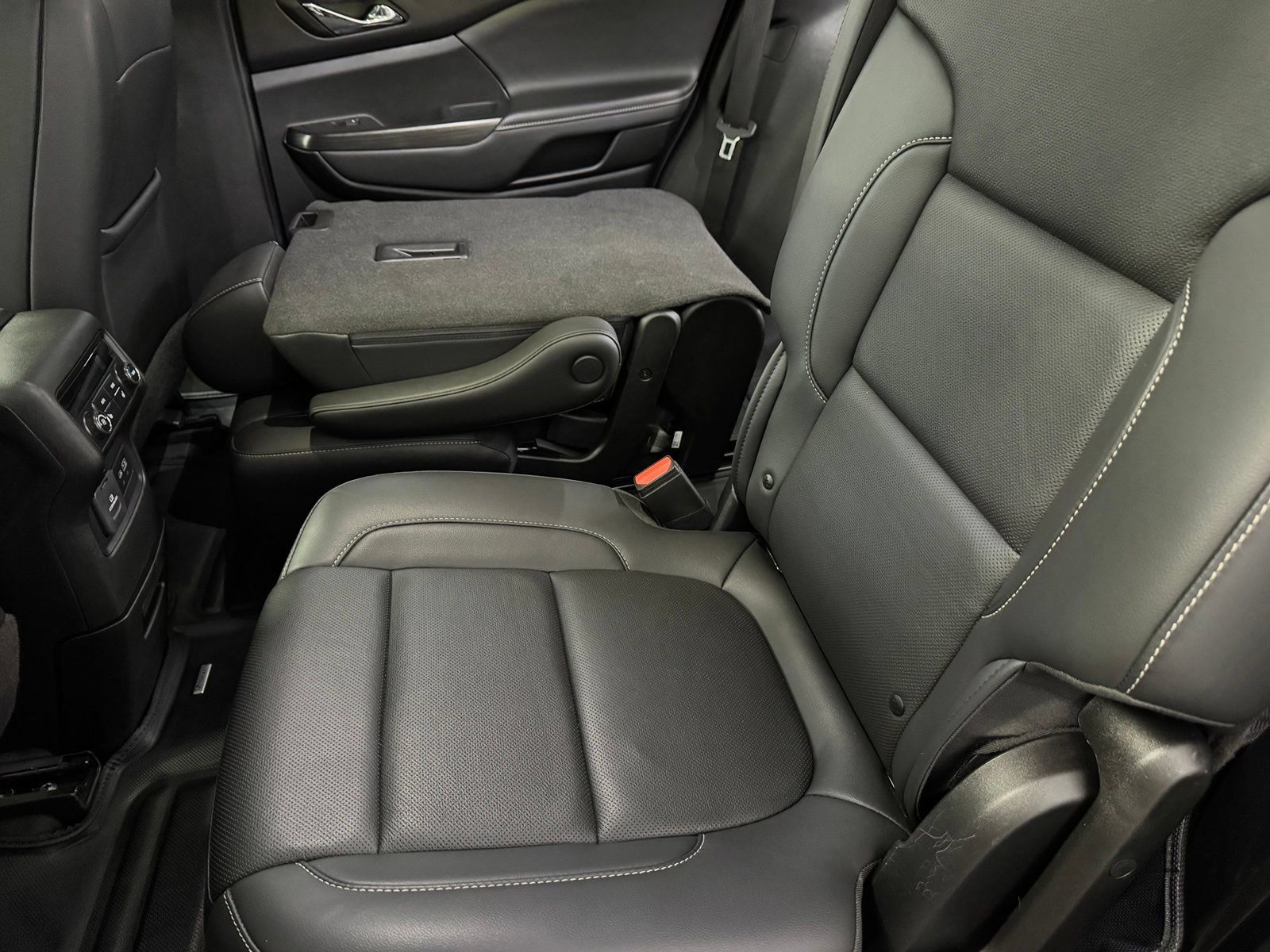 Used 2023 GMC Acadia SLT w/ Preferred Package AWD/4WD image 33