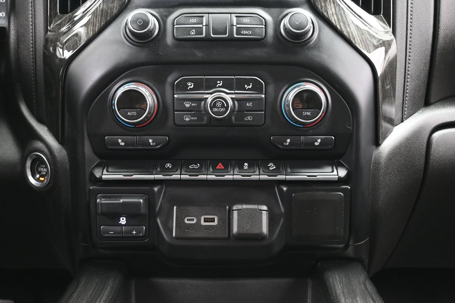 Used 2021 Chevrolet Silverado 1500 LT Trail Boss w/ Bed Protection Package AWD/4WD image 35
