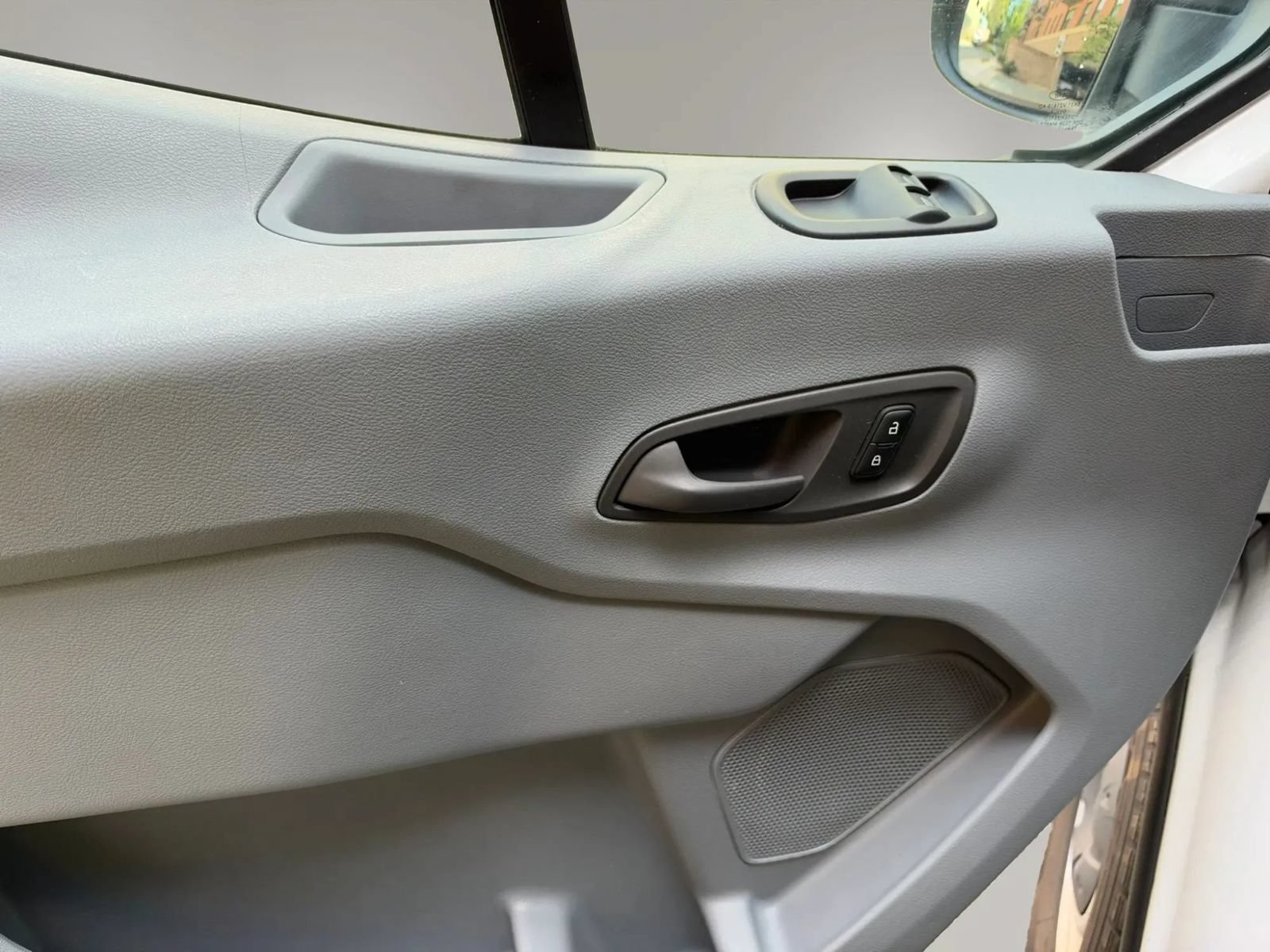 Used 2018 Ford Transit 350 XL RWD image 17