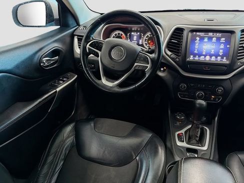 Used 2018 Jeep Cherokee Latitude Plus w/ Cold Weather Group image 20