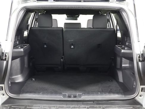 Used 2025 Toyota 4Runner SR5 AWD/4WD image 18