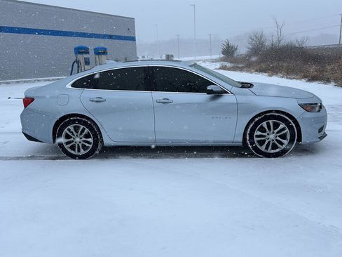 Used 2017 Chevrolet Malibu LT image 8