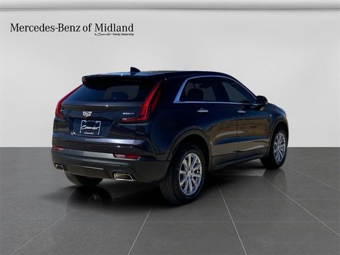 Used 2023 Cadillac XT4 Luxury w/ Cold Weather Package image 7