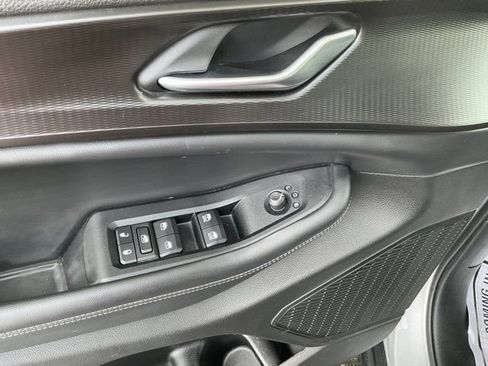 Used 2023 Jeep Grand Cherokee L Laredo AWD/4WD image 17