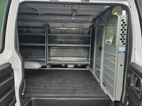 Used 2017 Chevrolet Express 2500 RWD image 25