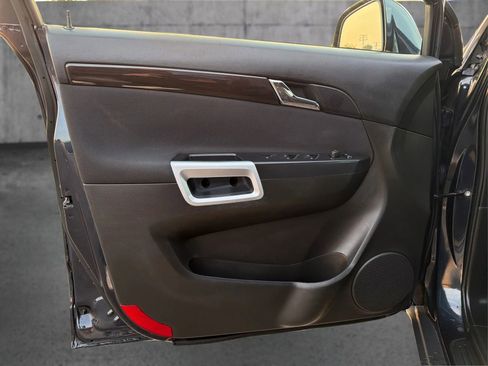 Used 2014 Chevrolet Captiva Sport LS image 19