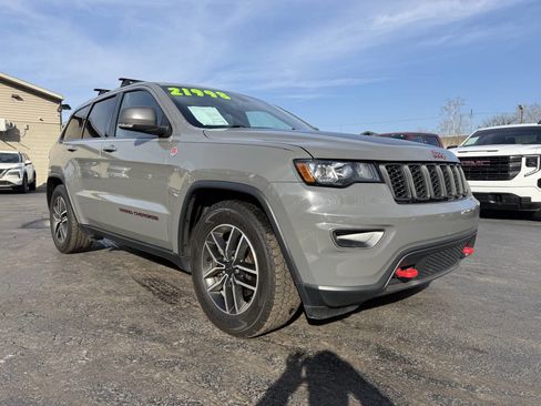 Used 2019 Jeep Grand Cherokee Trailhawk image 2