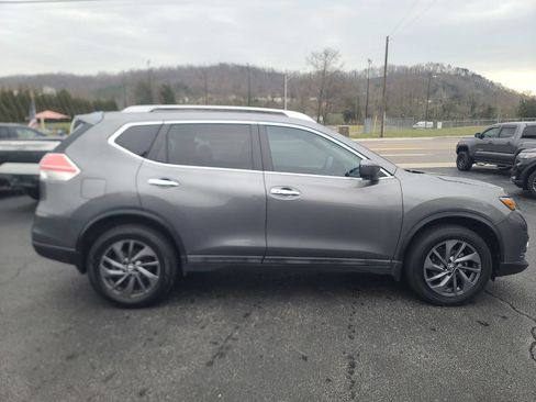 Used 2016 Nissan Rogue SL w/ SL Premium Package image 9