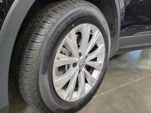 Used 2020 Volkswagen Tiguan S FWD image 31