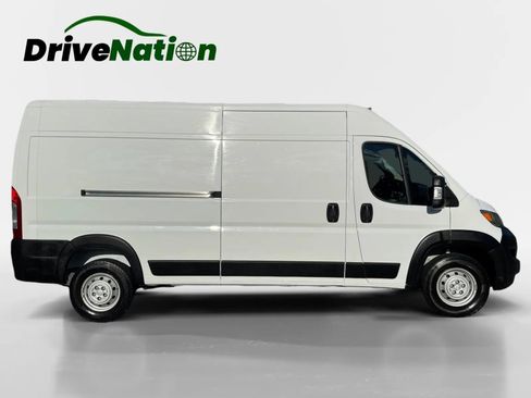 Used 2023 RAM ProMaster 2500 FWD image 4